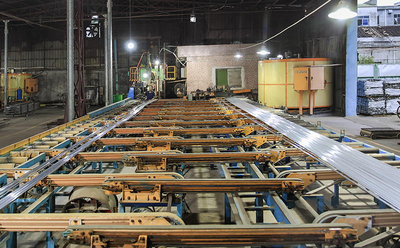 型材挤压车间型材挤压车间